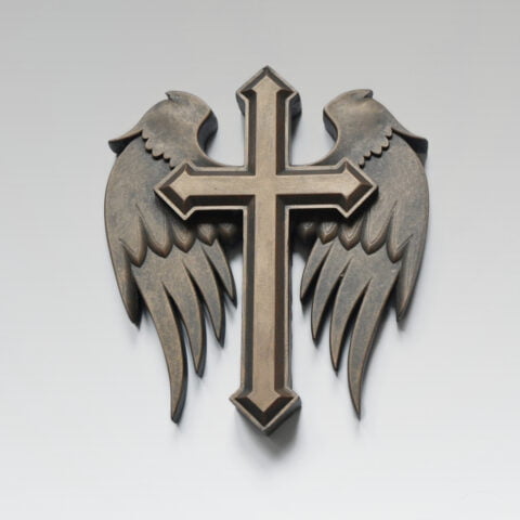 Kruis met vleugels brons